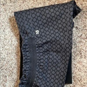 Lululemon tights size 4